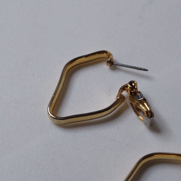 Vintage Gold Tone French Clip Earrings - Picture 6 of 11